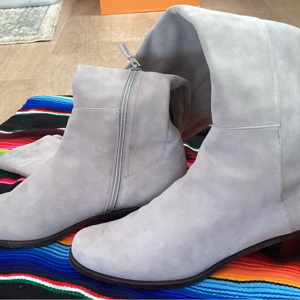Gorgeous light grey Stuart Weitzman OTK boots, 8.5